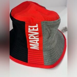 Marvel Disney Bucket hat NWT